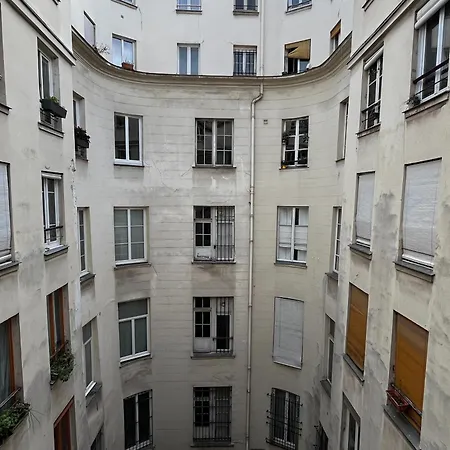 Lägenhet Nid Douillet Au Centre De - Proche Republique *